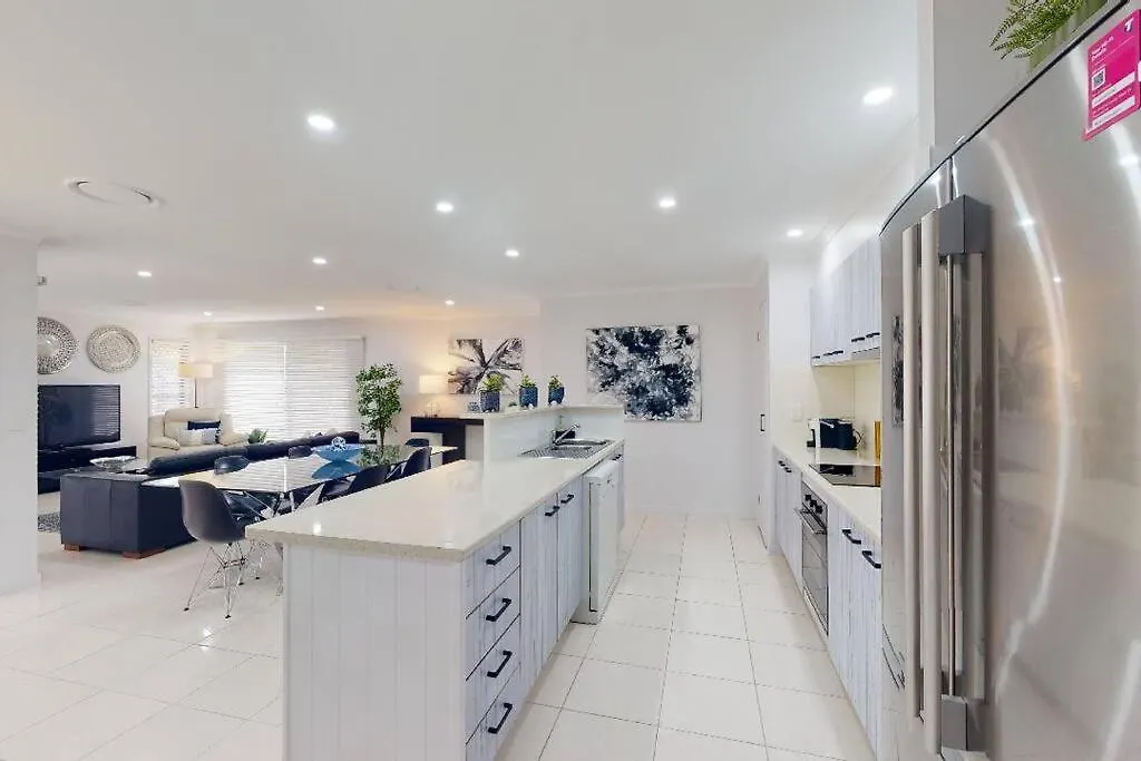 Chateau Tonnelle - Holiday Home Caboolture