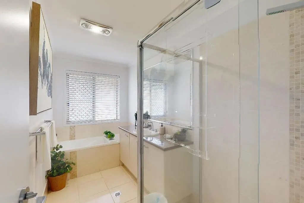 Chateau Tonnelle - Holiday Home Caboolture