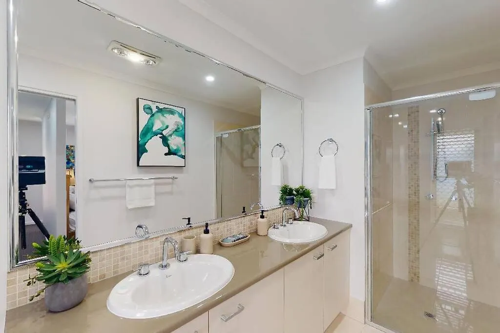Chateau Tonnelle - Holiday Home Caboolture