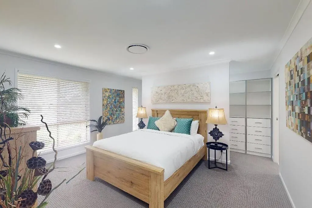 Chateau Tonnelle - Holiday Home Caboolture Australia
