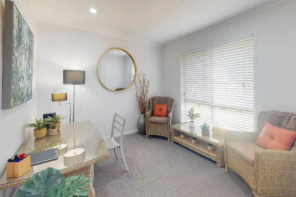 Chateau Tonnelle - Holiday Home Caboolture Australia