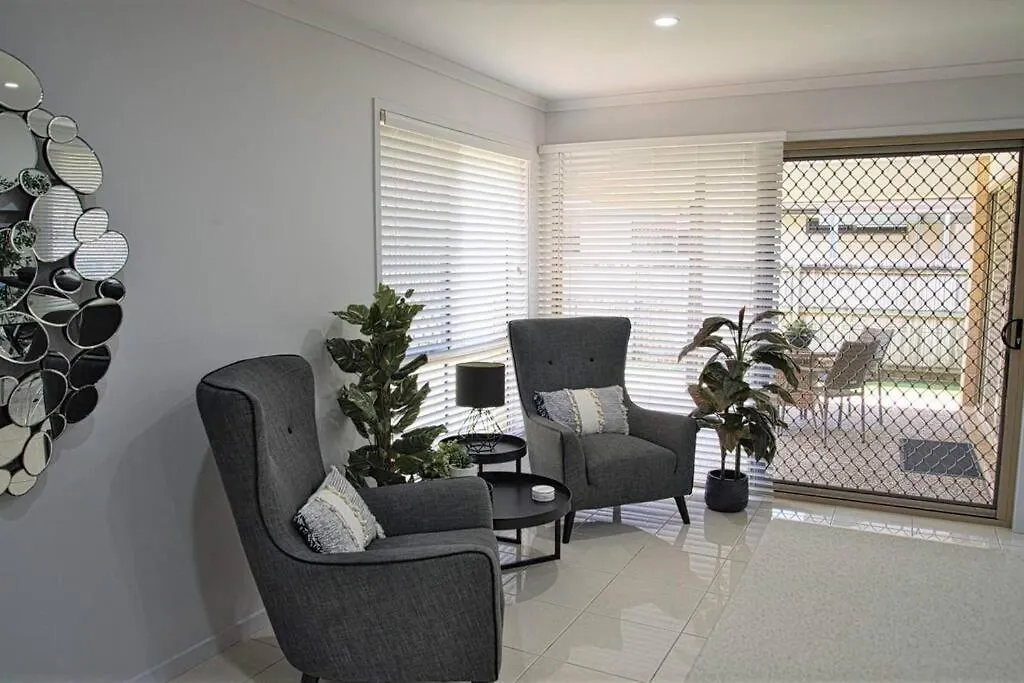 Chateau Tonnelle - Holiday Home Caboolture 0*,