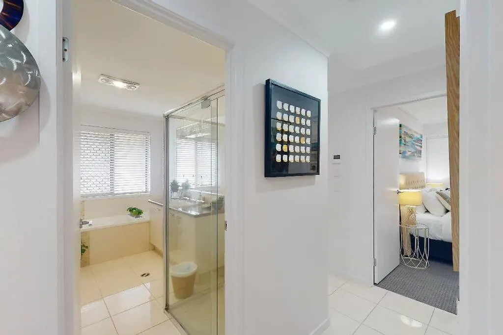 Chateau Tonnelle - Holiday Home Caboolture 0*,  Australia